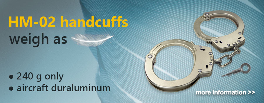 lightweight-metal-handcuffs-hm-02.jpg